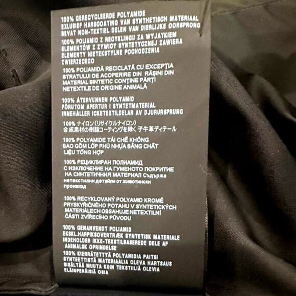 Prada Re-Nylon Men's Vest - Picture 6 of 8